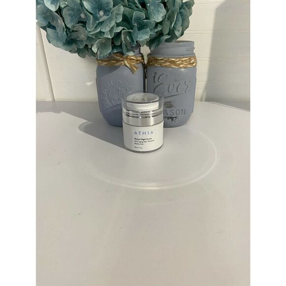 Athia Retinol Night Cream - Picture 2 of 7